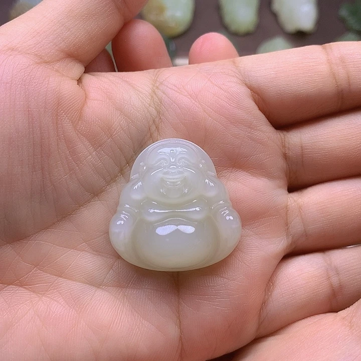 辰***汁颈饰未镶嵌和田玉