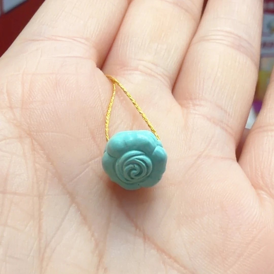 绿松石未镶嵌颈饰