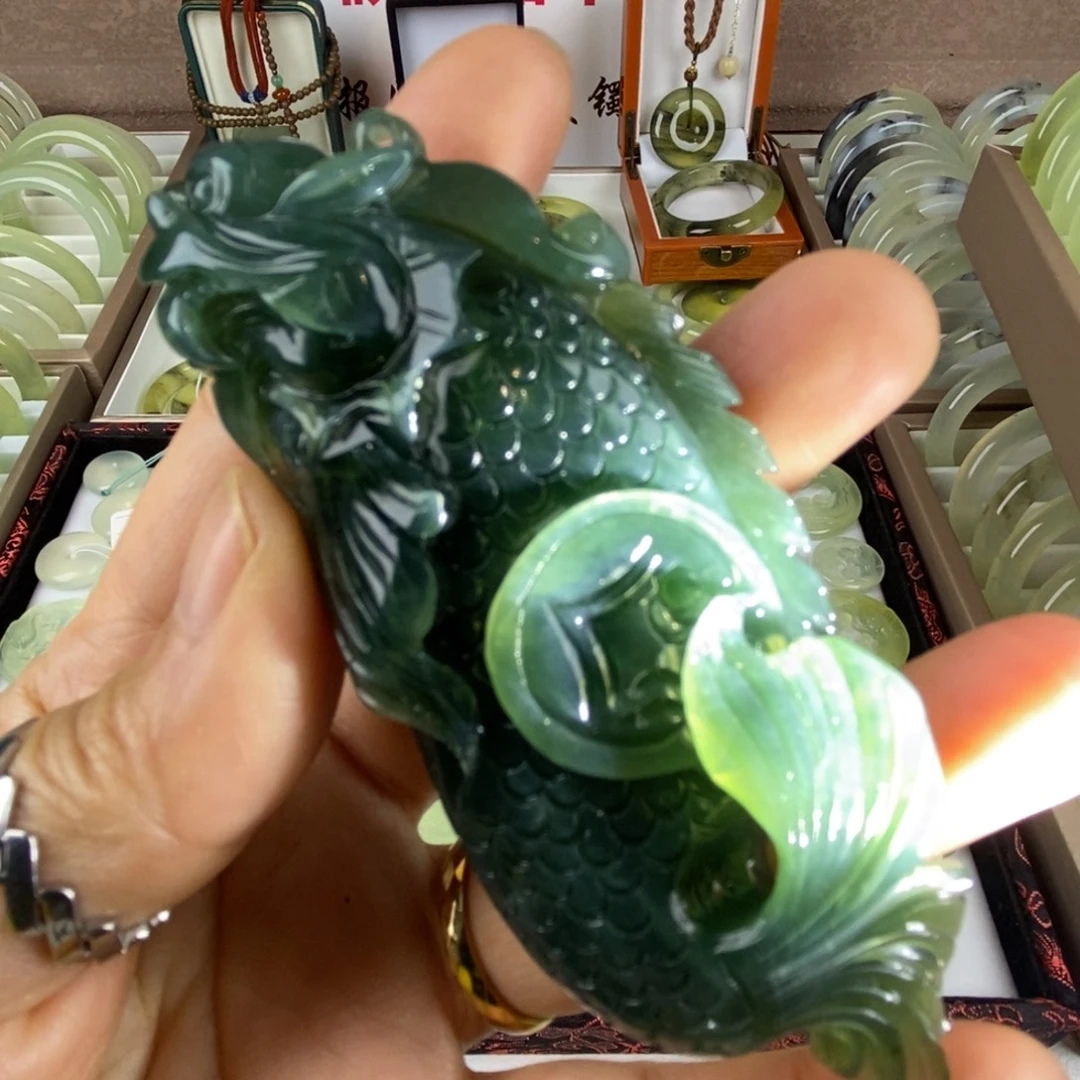 蛇纹石玉未镶嵌鱼龙手把件