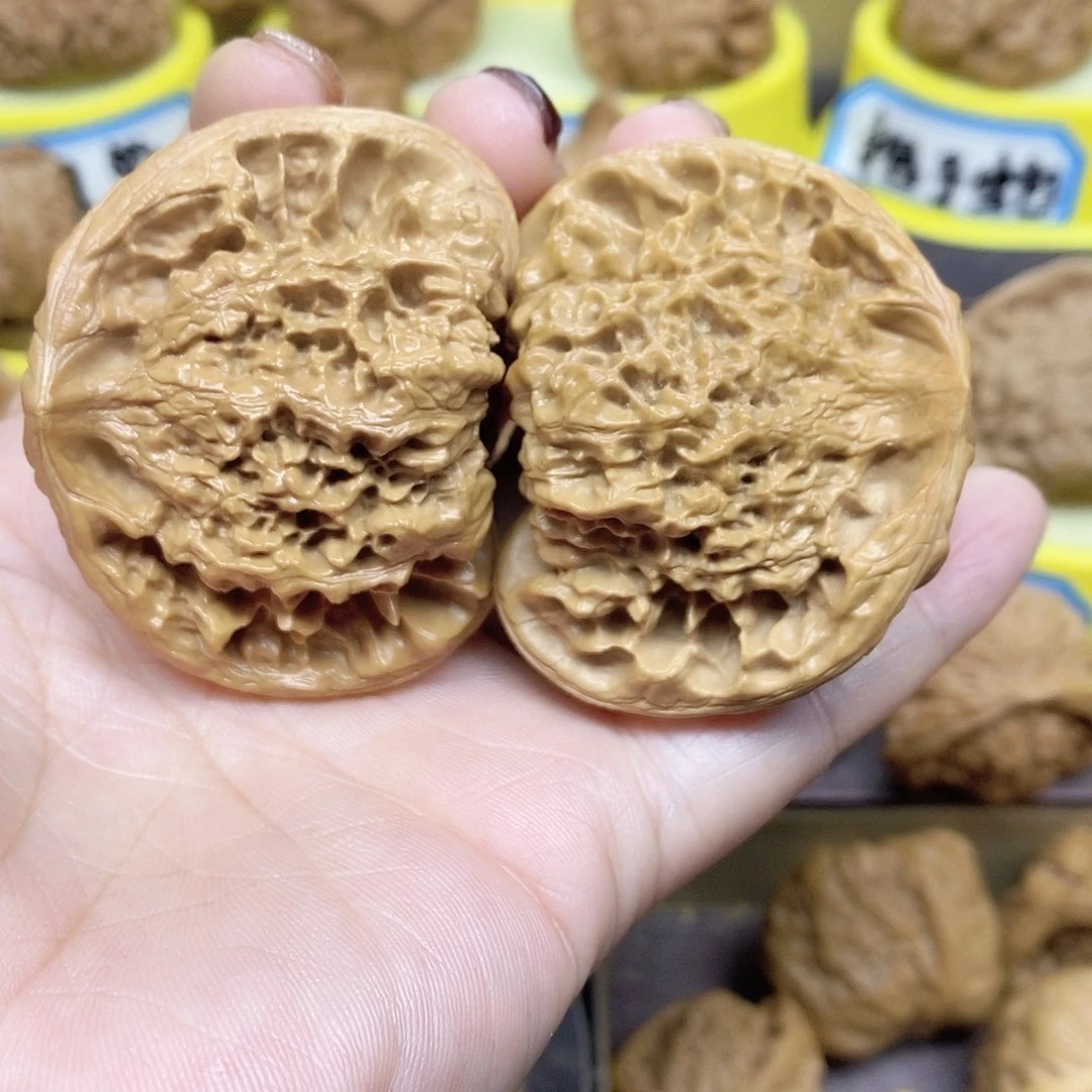 文玩核桃吊坠蛇王50
