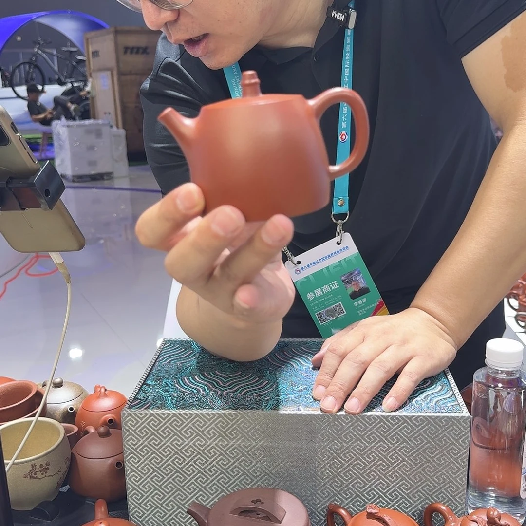 高***派紫砂茶杯朱泥 汉铎