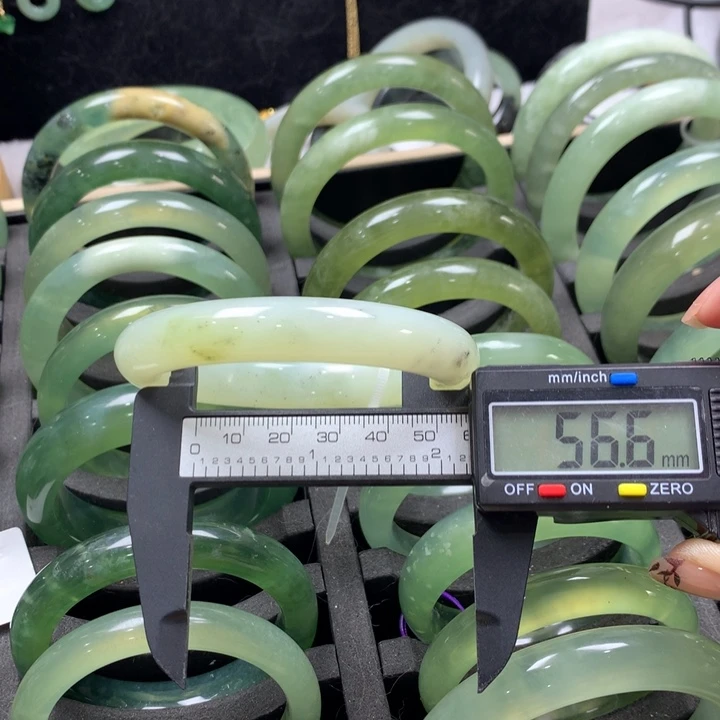 未镶嵌蛇纹石玉手镯223