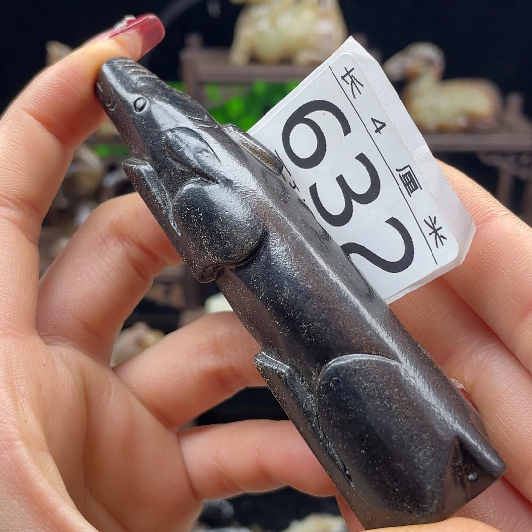 用***7和田玉未镶嵌颈饰