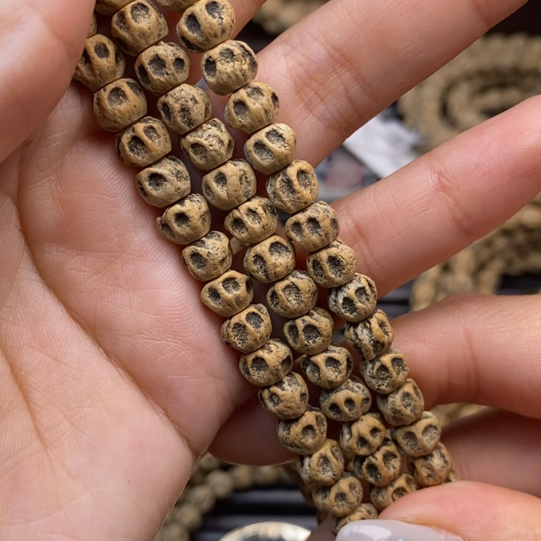 柏香籽/百香籽吊坠穆*