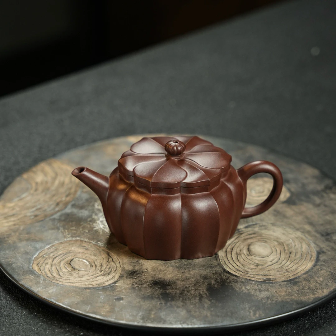 鸣远菱花·小精品·140cc极品老紫泥料 慕古润泽
