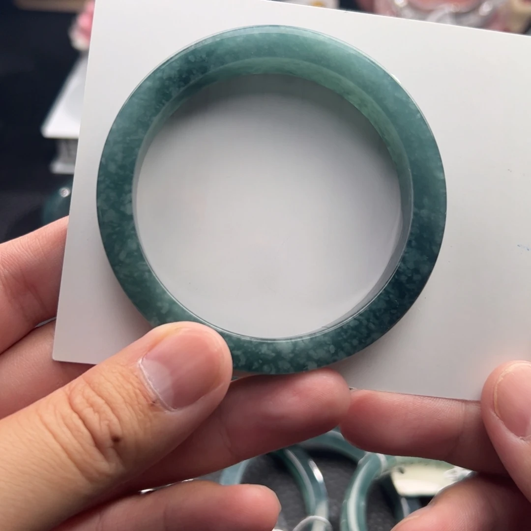定制翡翠未镶嵌手鐲