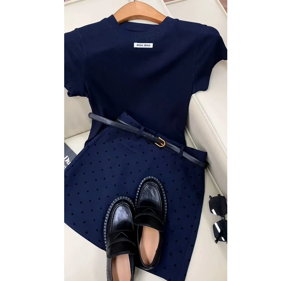 超火春装减龄一整套穿搭藏蓝色波点半身裙休闲两件套装女2025新款