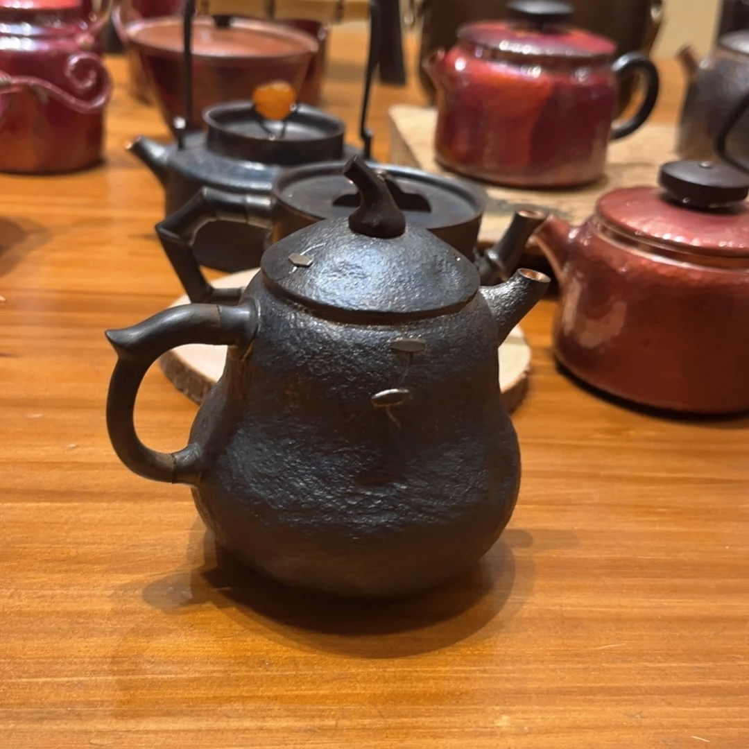 复古梨壶泡壶手工锻打工艺