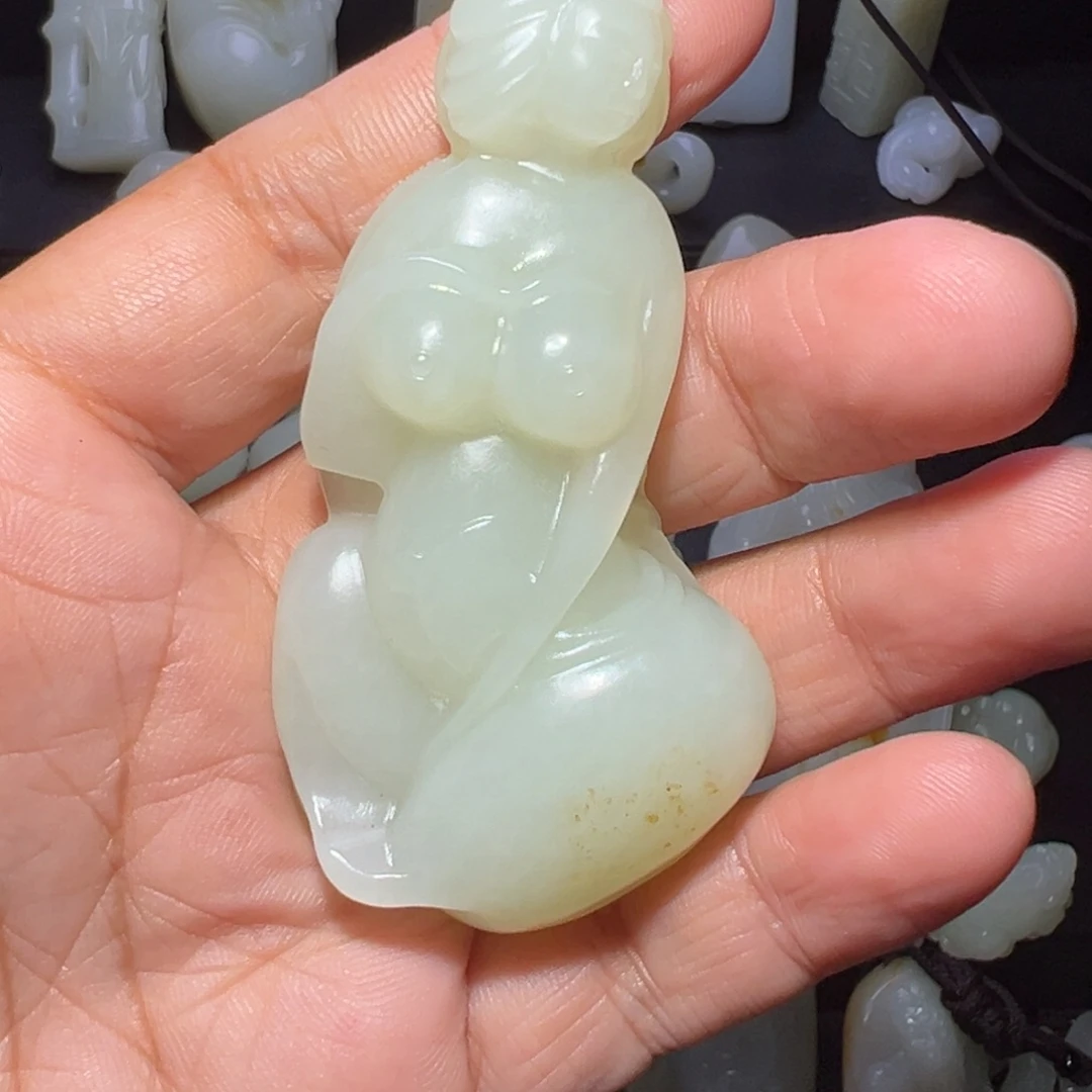 北***鱼颈饰未镶嵌和田玉