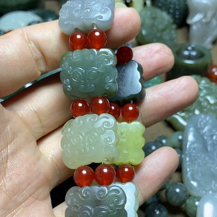 和田玉未镶嵌颈饰