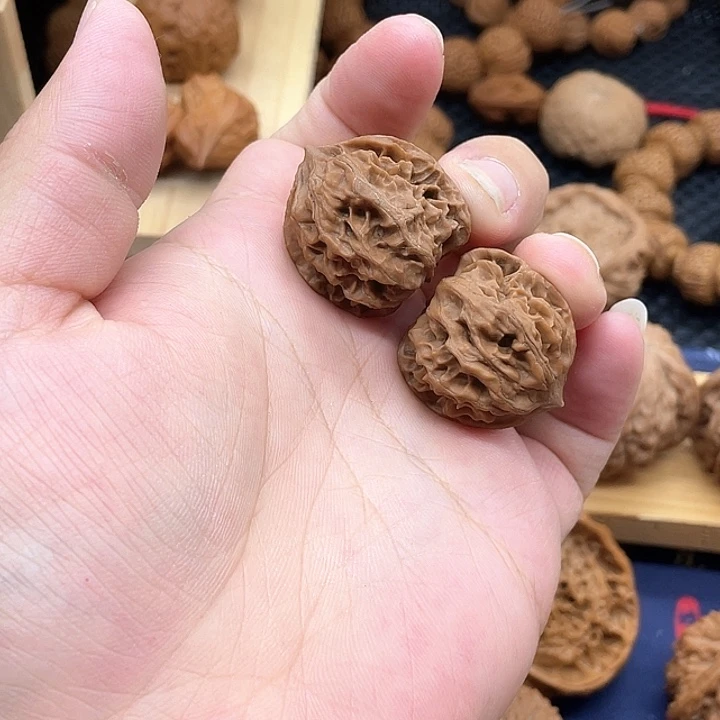 布***德吊坠文玩核桃平果