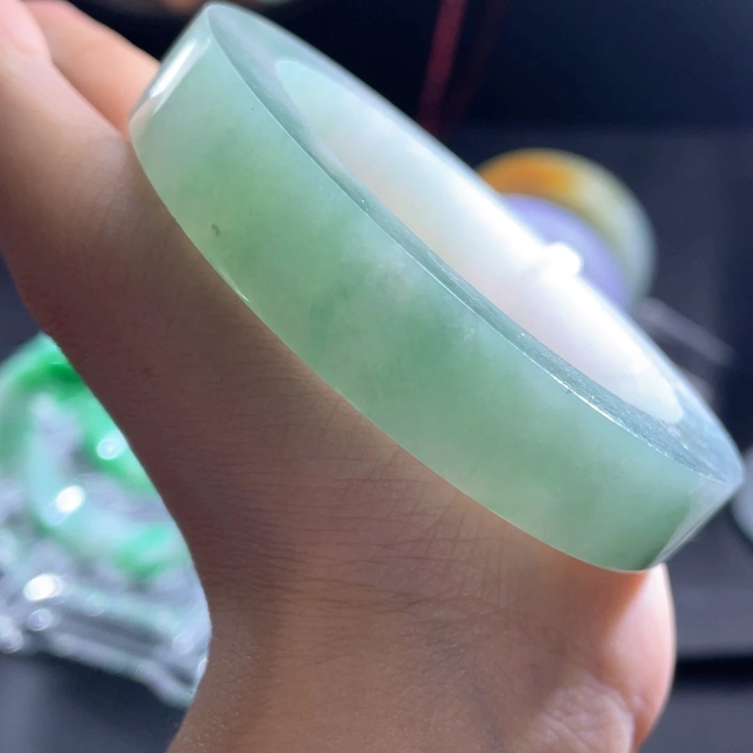 未镶嵌手镯定制翡翠