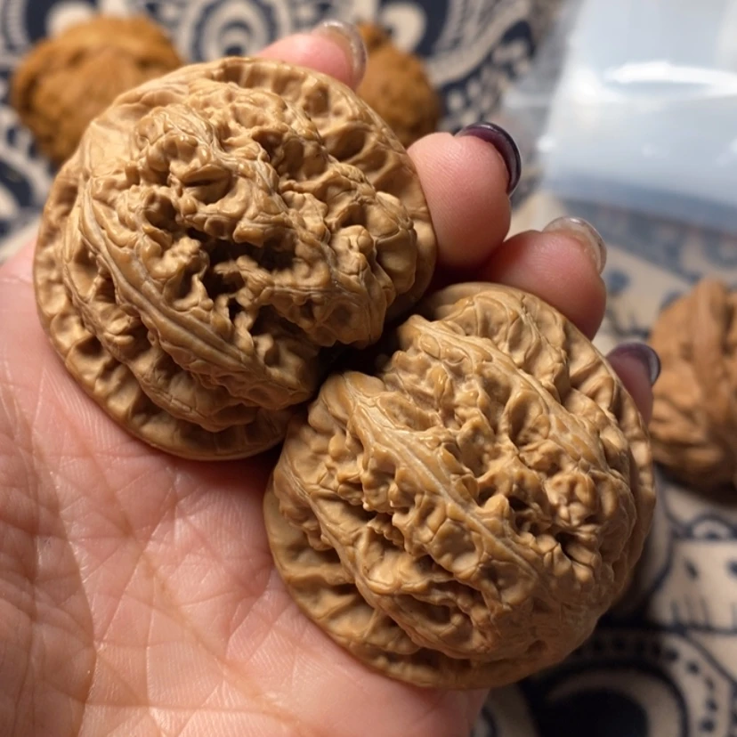 【闪购商品】文玩核桃吊坠逆**翔