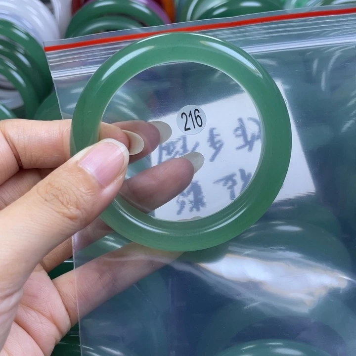 未镶嵌手镯石英质玉55