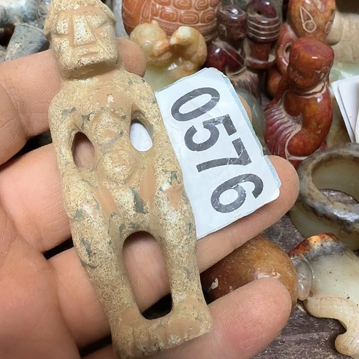 蛇纹石玉颈饰未镶嵌北***主