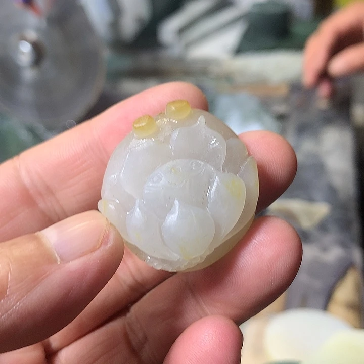 颈饰未镶嵌和田玉（糖玉）
