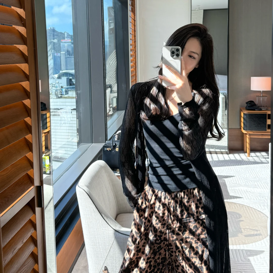 王嬛嬛MsLime25年新款【冰花】时尚气质双色毛针织衫 HD2C0019