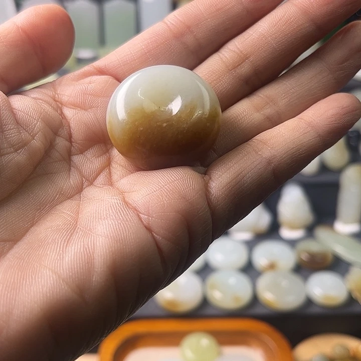 和田玉（糖玉）未镶嵌颈饰