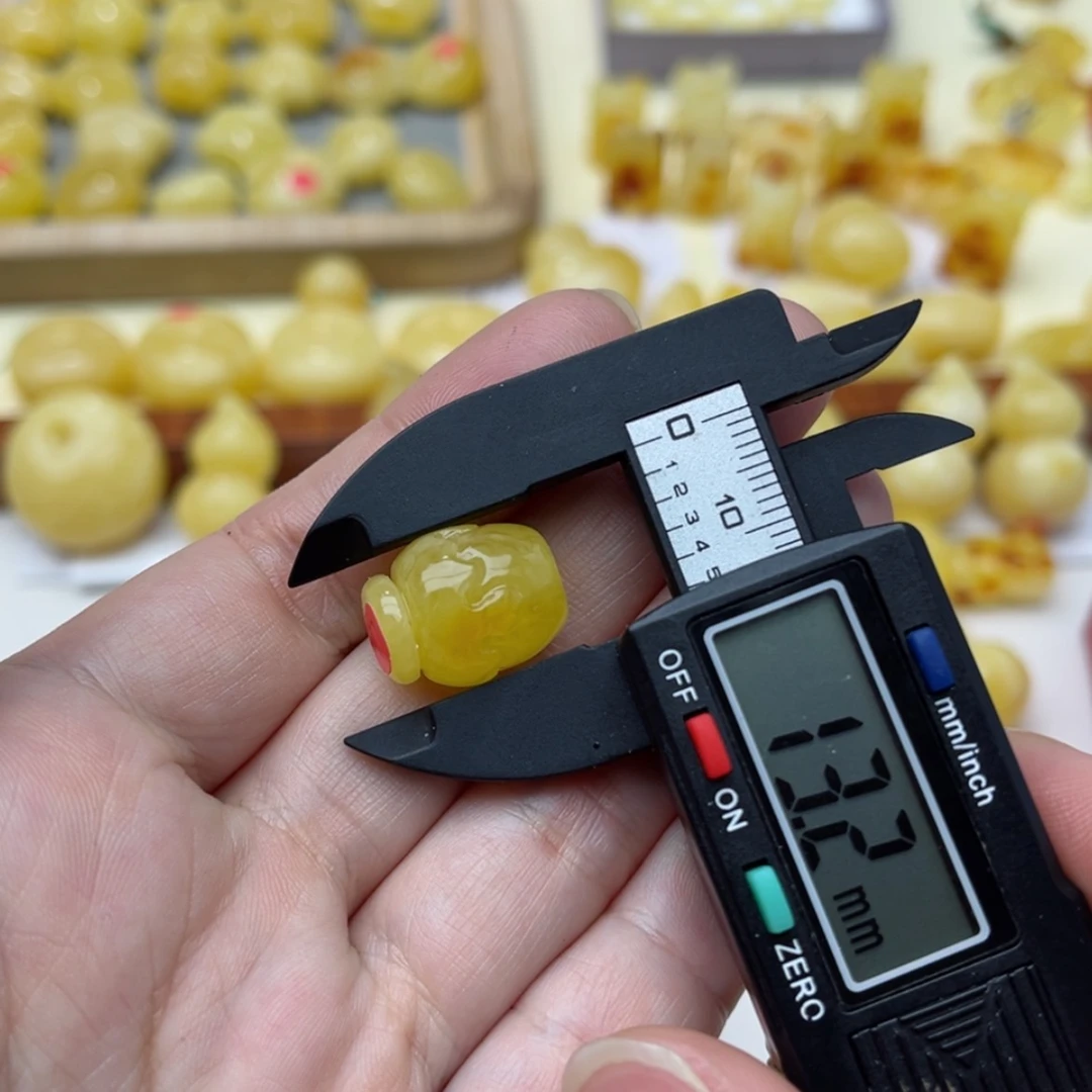 【闪购商品】蜜蜡裸石未镶嵌配饰