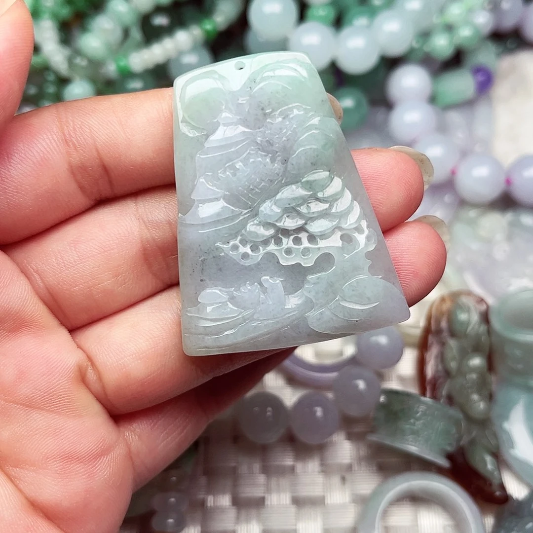 翡翠挂件未镶嵌翡翠