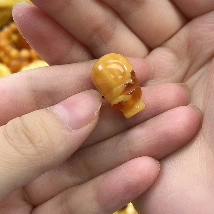 蜜蜡未镶嵌珠宝奇石