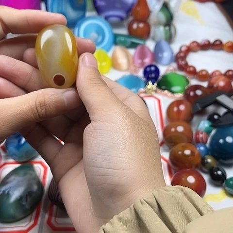 玛瑙/玉髓颈饰未镶嵌