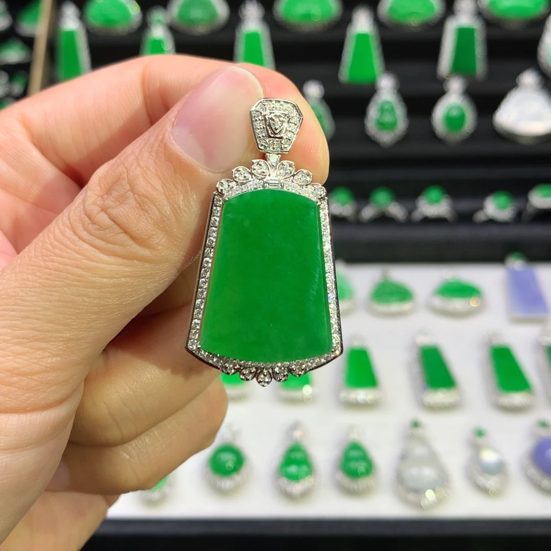 翡翠吊坠(不含链)18K金镶嵌