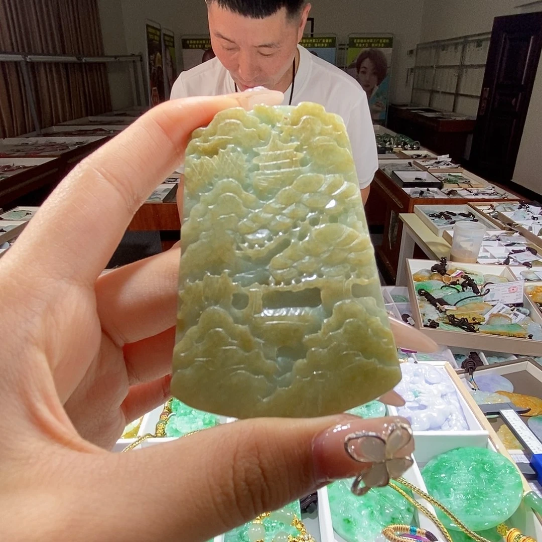 翡翠未镶嵌颈饰翡翠