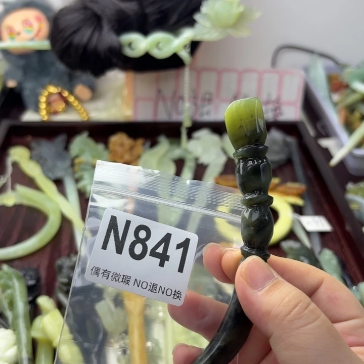 一***芙蛇纹石玉合金发饰