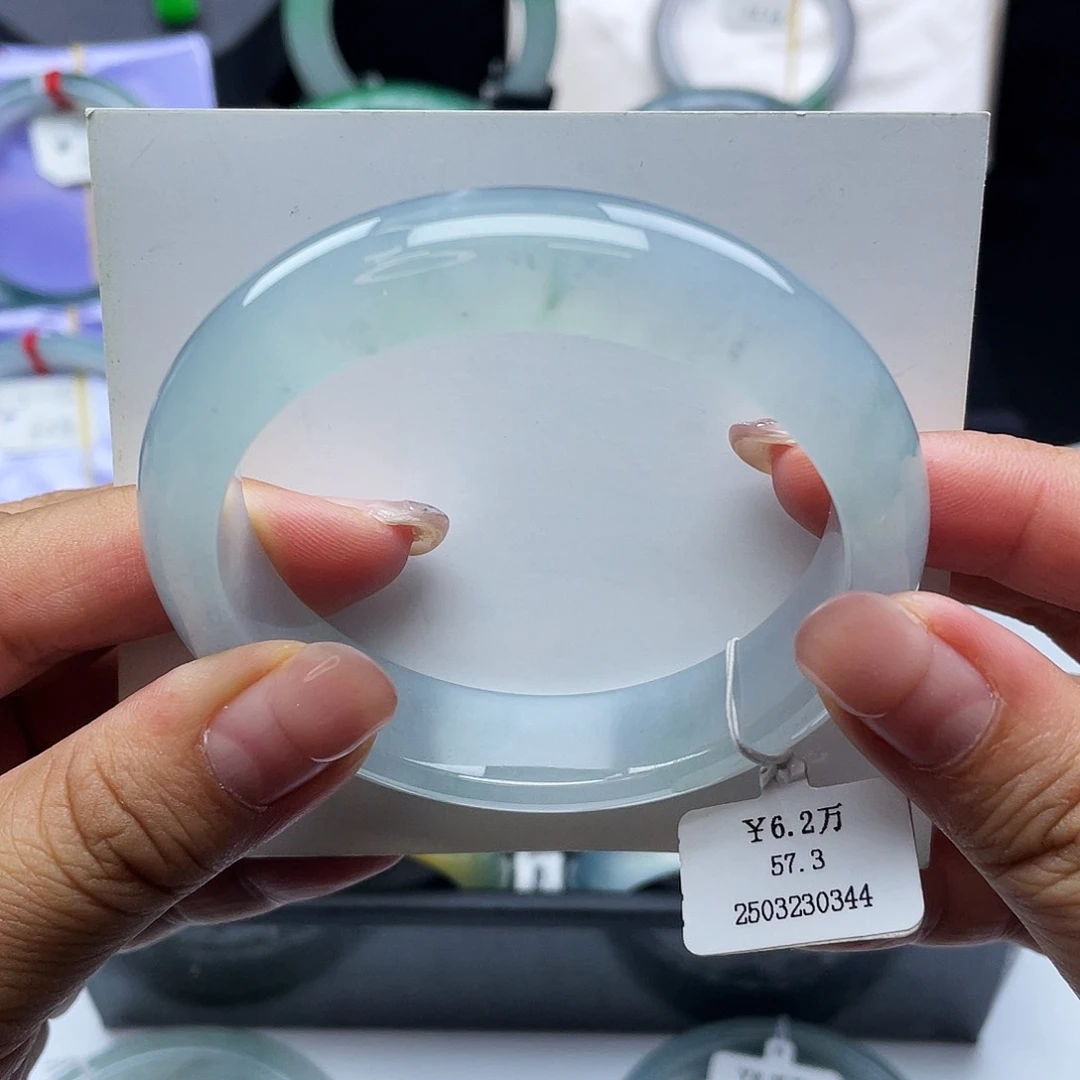 翡翠手镯未镶嵌57.5冰飘花正圈