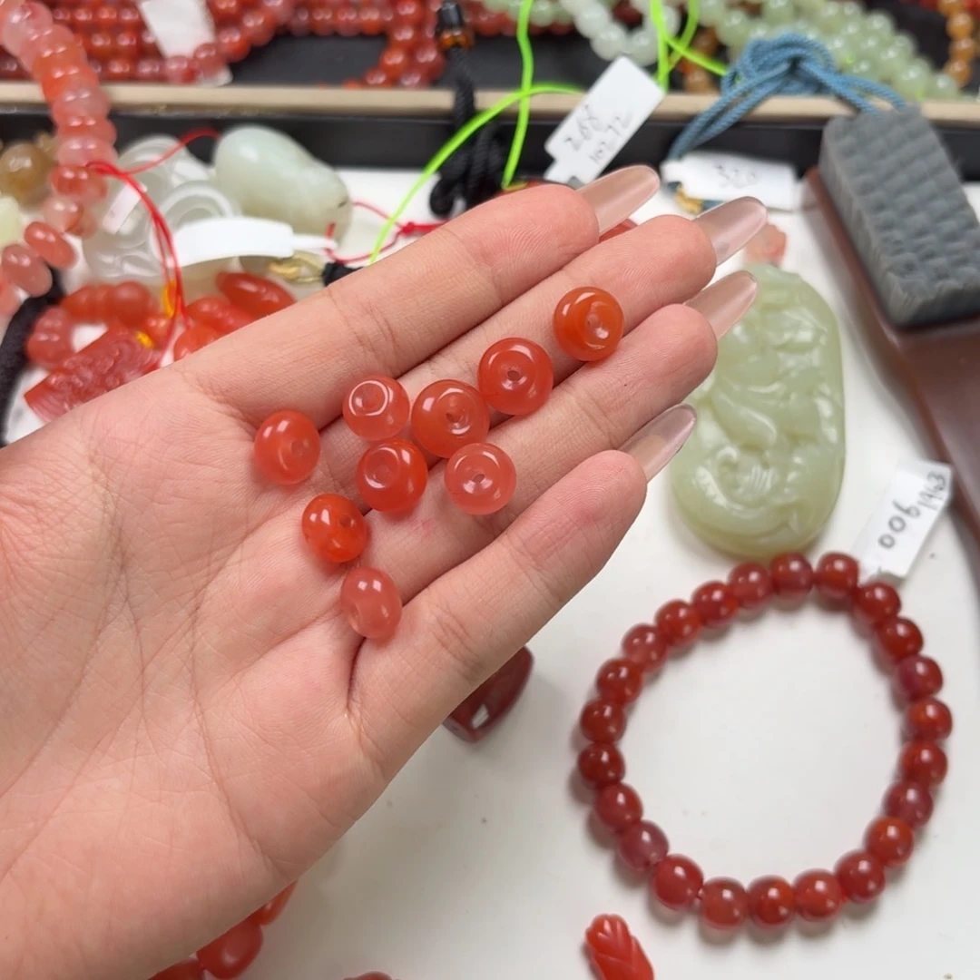 南红玛瑙未镶嵌珠宝奇石