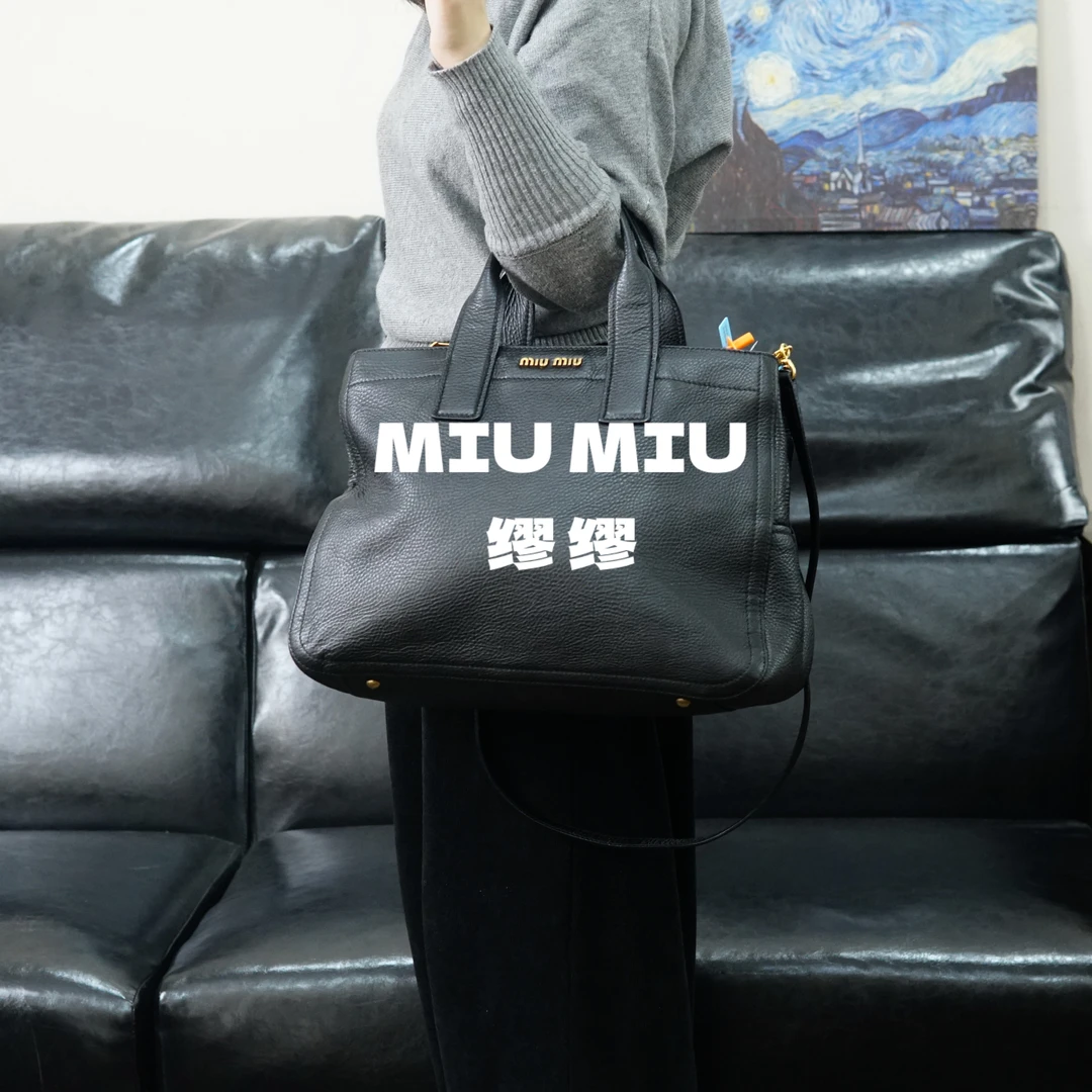 95新 MIU MIU/缪缪 miumiu/黑色斜挎包/HD12613078/3078
