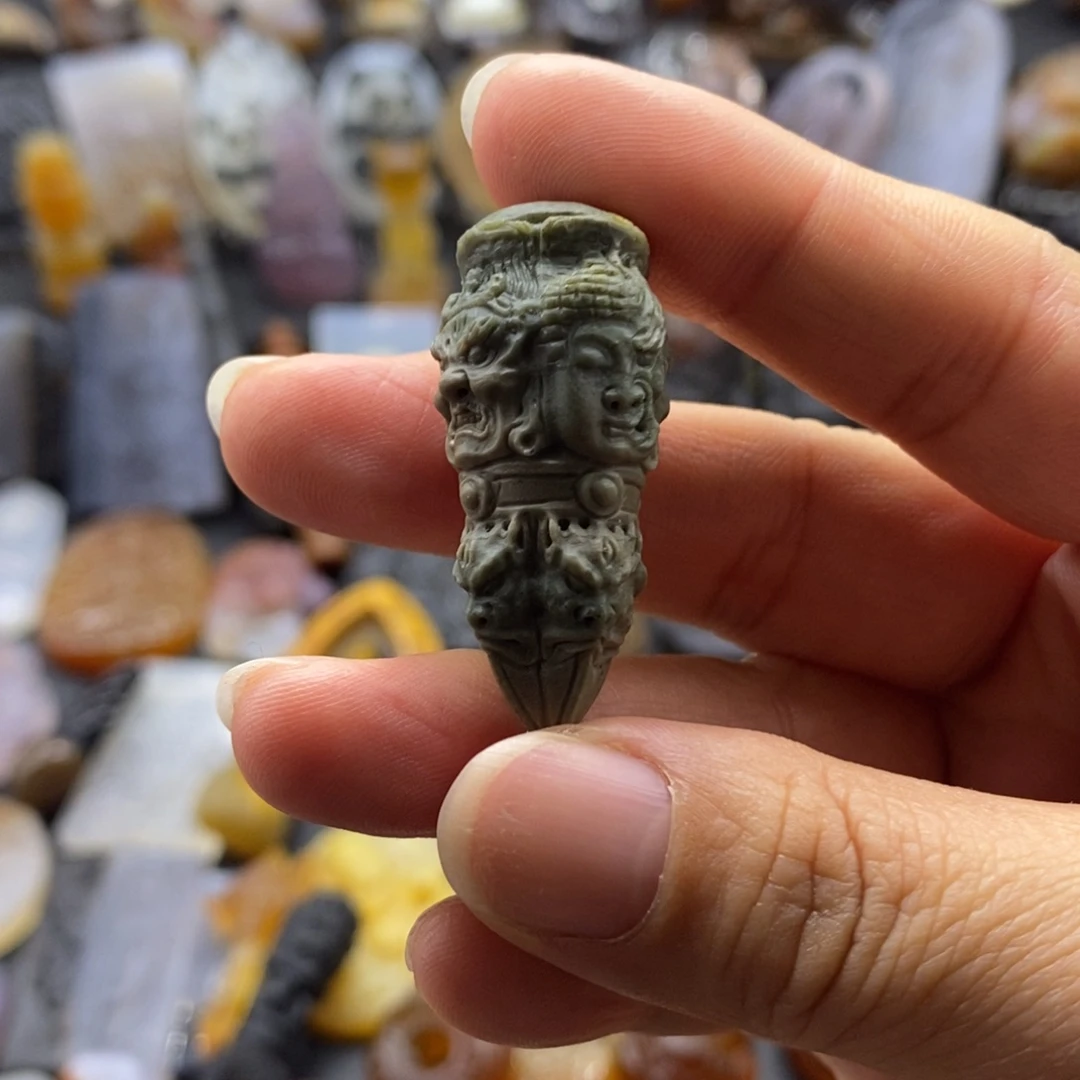 玛瑙/玉髓颈饰未镶嵌足****赫