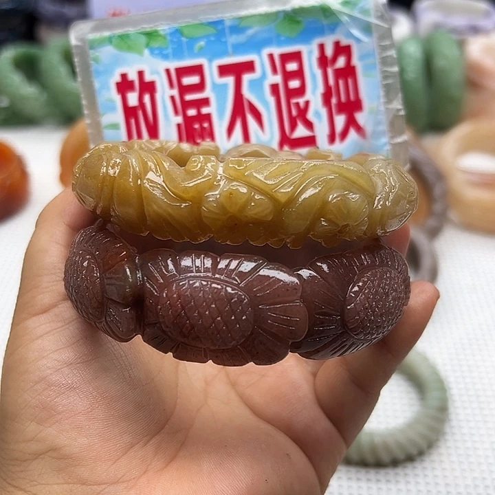 未镶嵌手镯石英岩玉