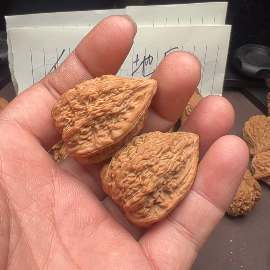 _***阳文玩核桃把件塔尖32.5