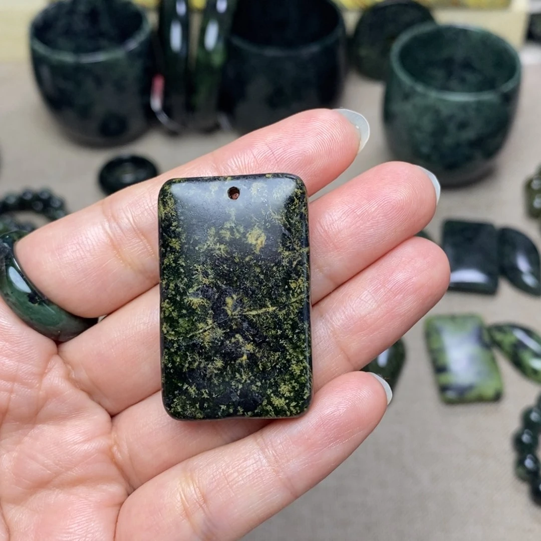 蛇纹石玉未镶嵌无事牌明**耀