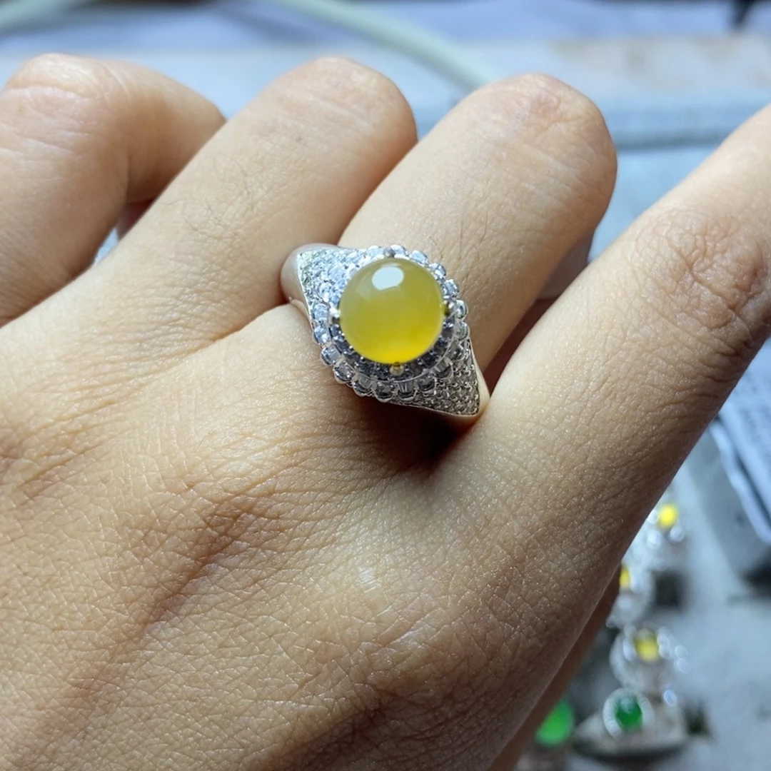 定制翡翠未镶嵌黄翡戒指