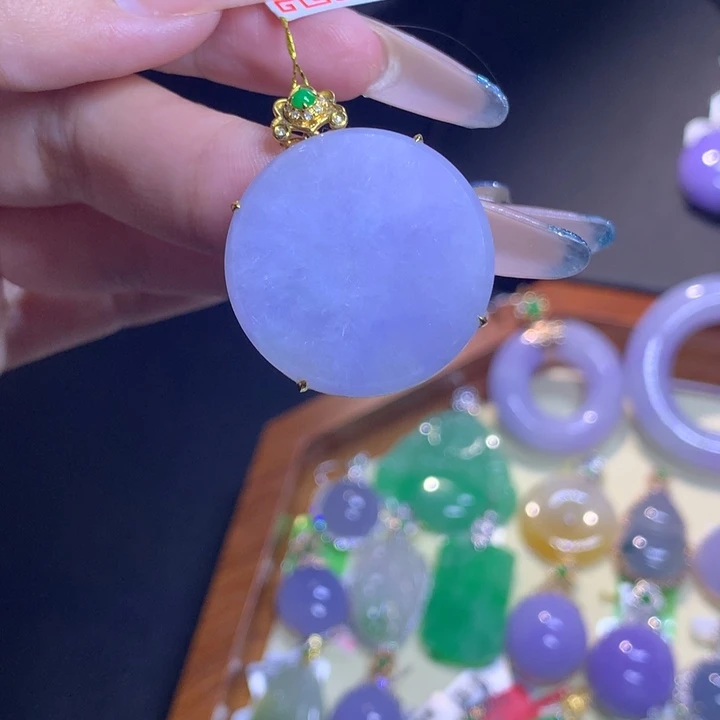 颈饰18K金镶嵌翡翠天然