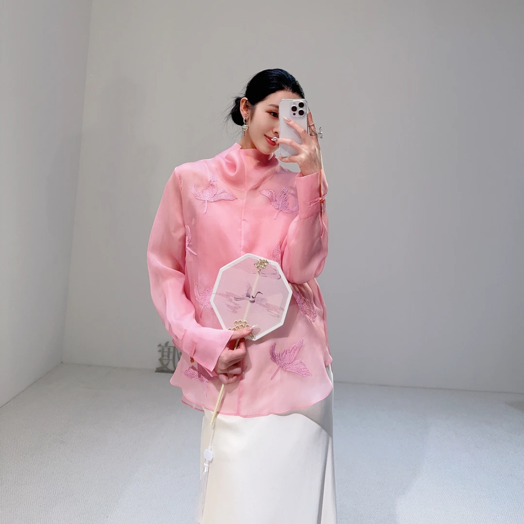 嫚渡25年春季新款东方清雅气质~巨仙巨美 真丝欧根纱玉石扣罩衫