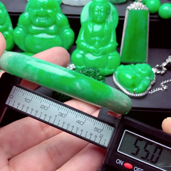 翡翠未镶嵌手镯…．．