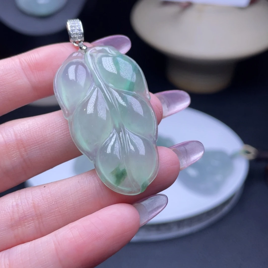 颈饰未镶嵌翡翠吊坠