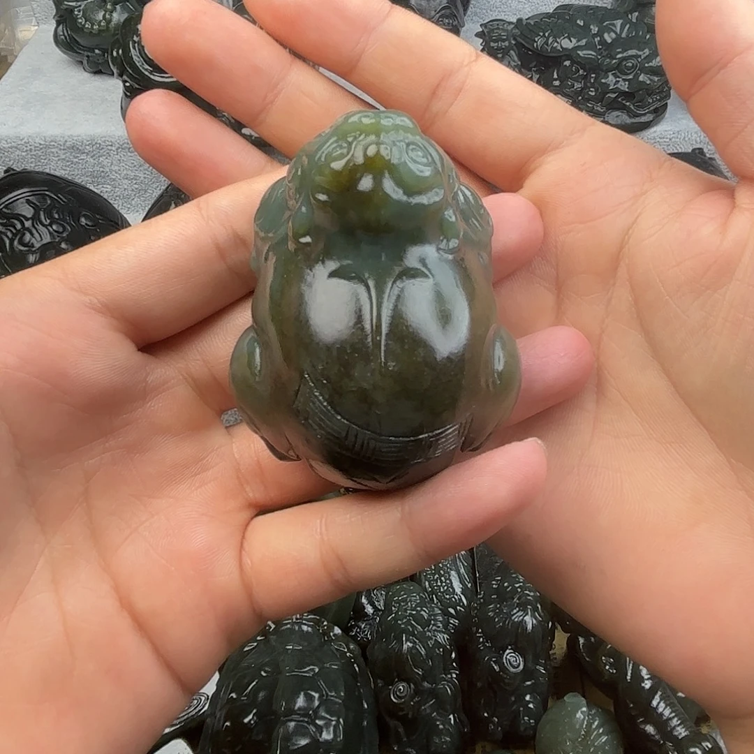 颈饰未镶嵌和田玉（糖玉）