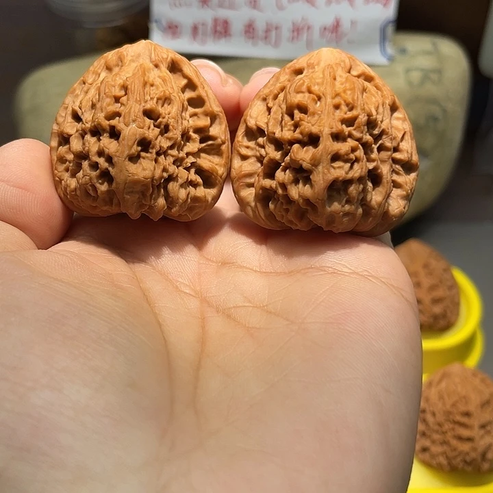 把件文玩核桃111号，38尺全品正尖三角疆