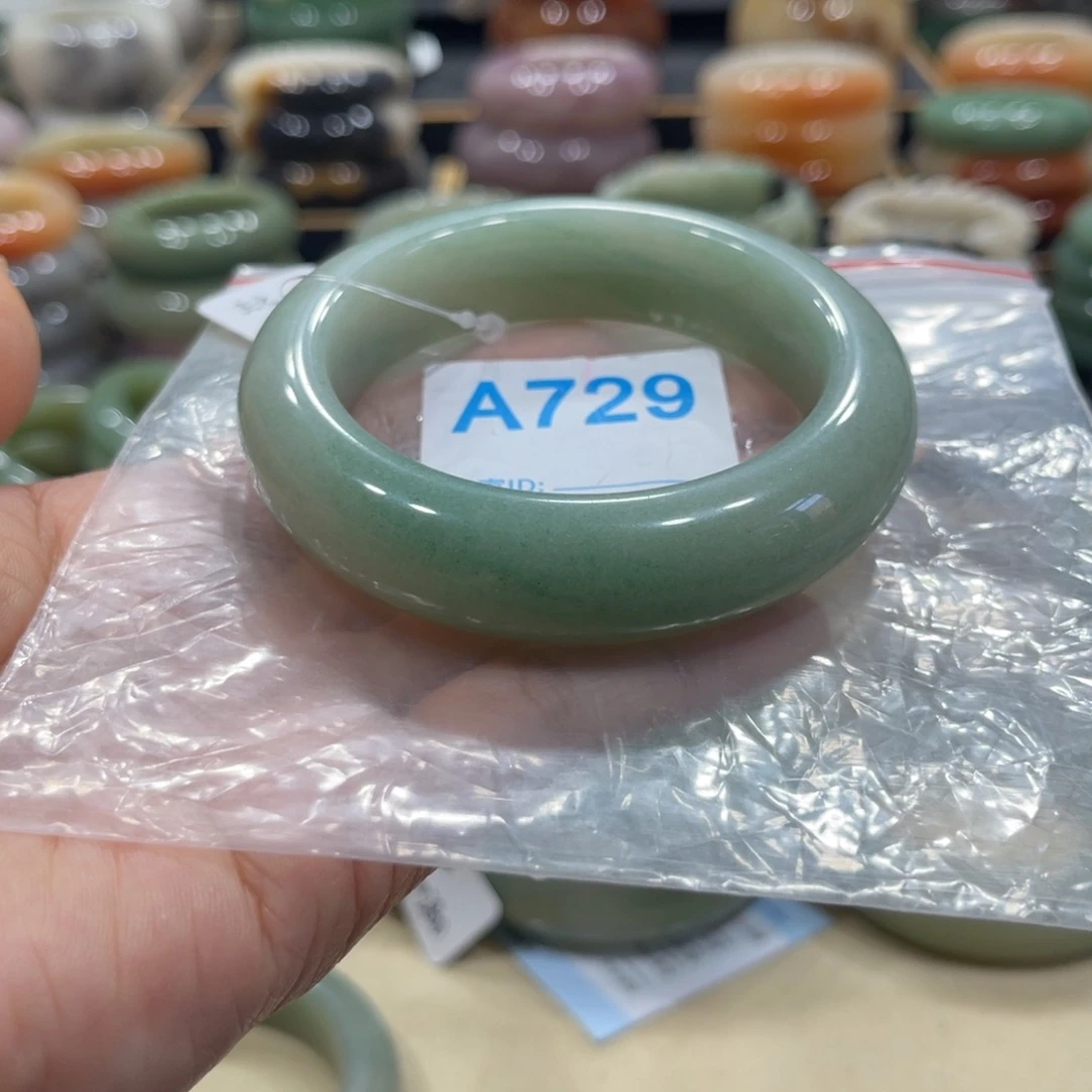 石英质玉手镯未镶嵌刘*