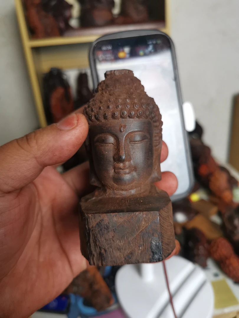纯手工雕刻，佛首
