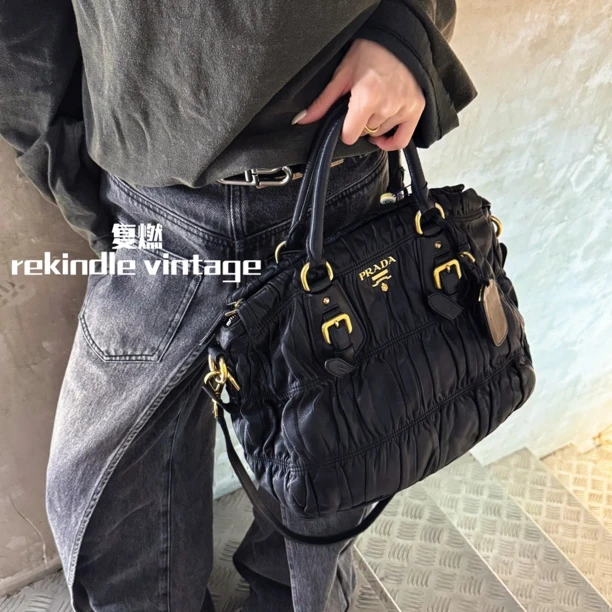 95新 Prada/普拉达 复燃精选/黑金褶皱托特包