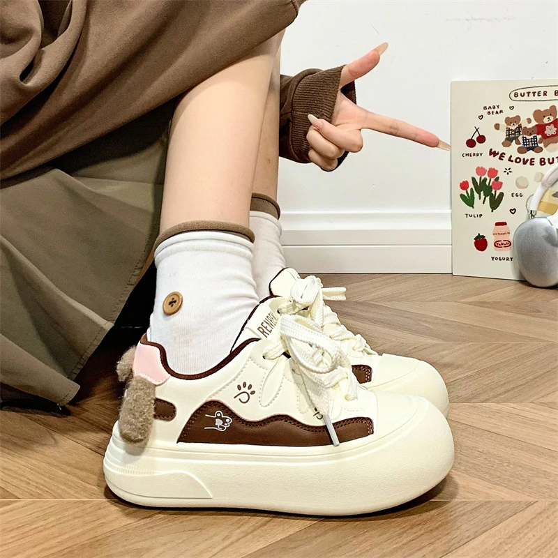 人本可爱布丁狗厚底小白鞋女加绒2025冬季新款面包鞋学生休闲板鞋