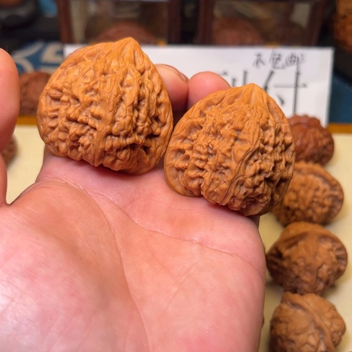 国***米桃核吊坠哈哈哈哈哈