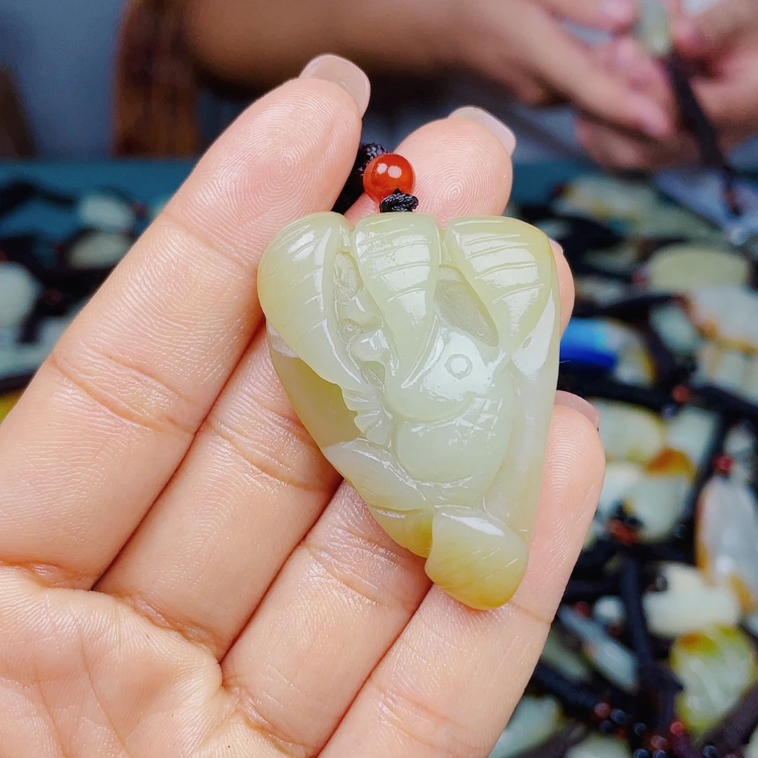 颈饰未镶嵌和田玉