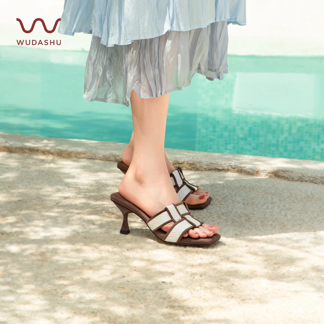 【清仓】红云鞋夏季外穿露趾踩屎感鱼皮编织凉拖细跟方头拖鞋Z170C